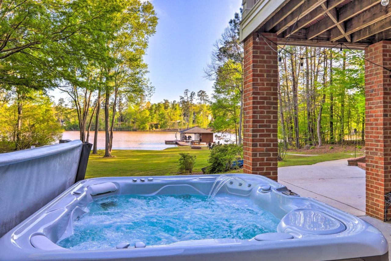 Villa Chic Lake Sinclair Retreat With Dock And Hot Tub! Resseaus Crossroads Exterior foto