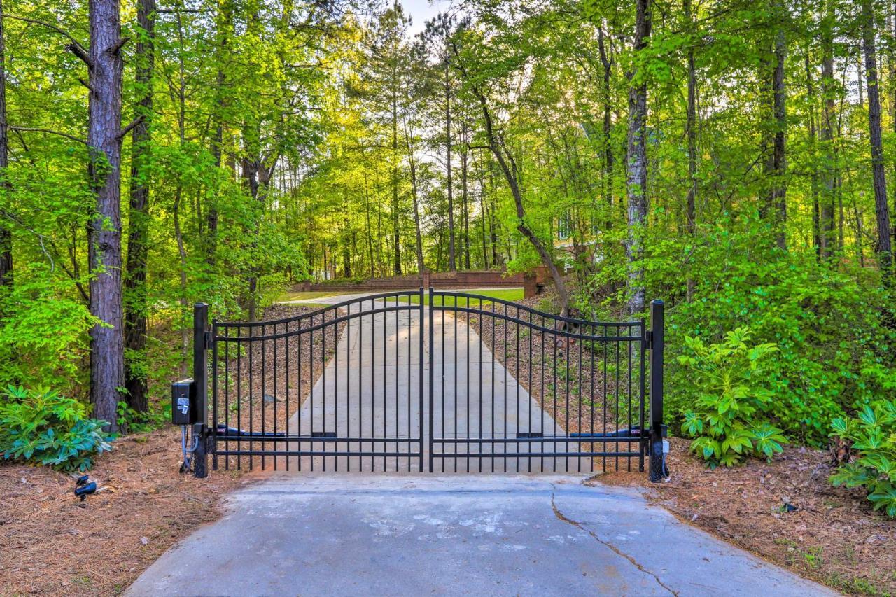 Villa Chic Lake Sinclair Retreat With Dock And Hot Tub! Resseaus Crossroads Exterior foto